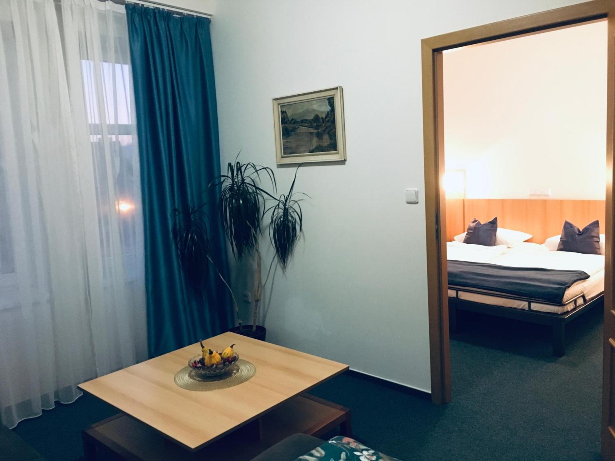 Penzion Hotelu Central Dvůr Králové nad Labem Extérieur photo
