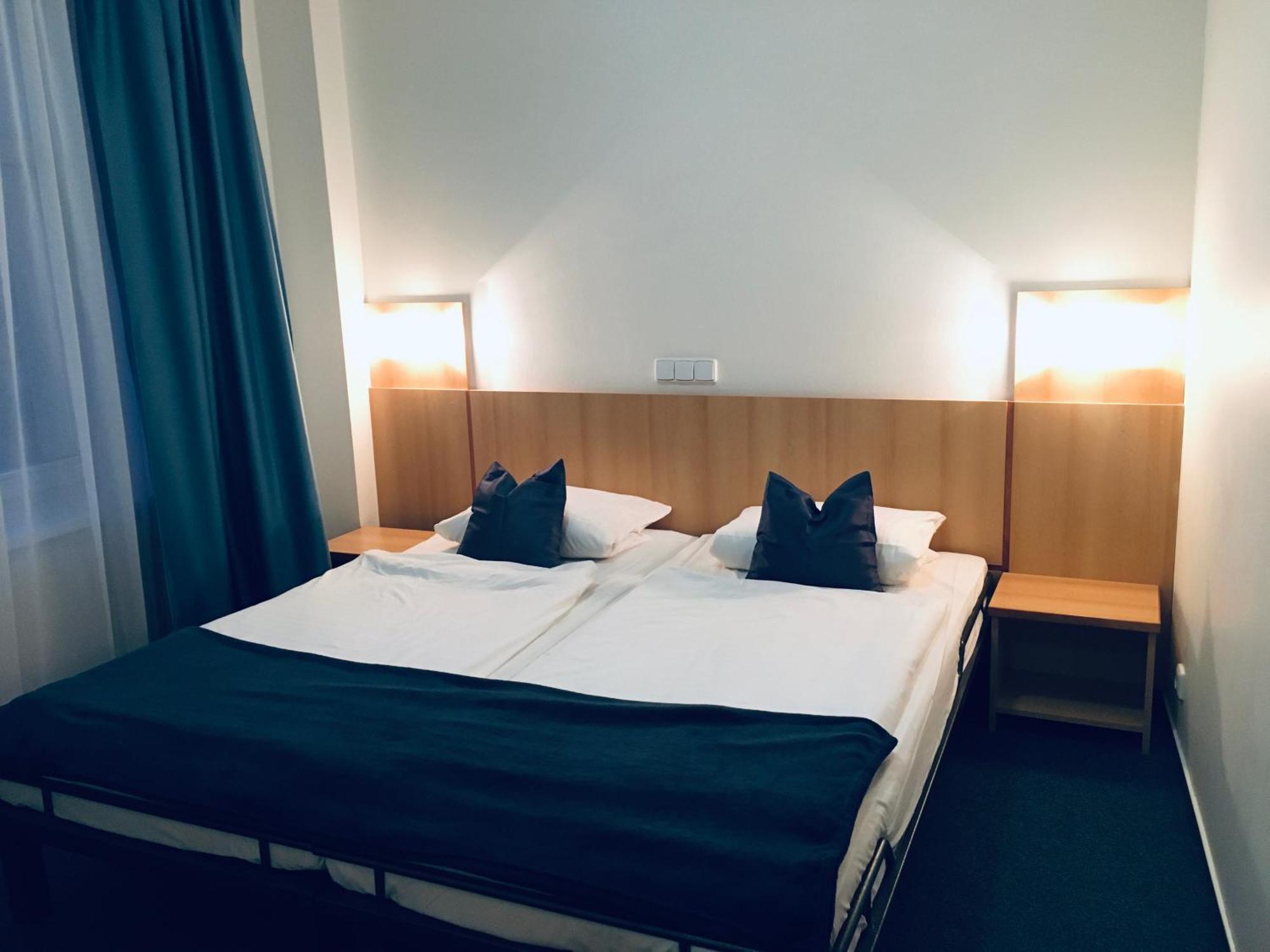 Penzion Hotelu Central Dvůr Králové nad Labem Extérieur photo