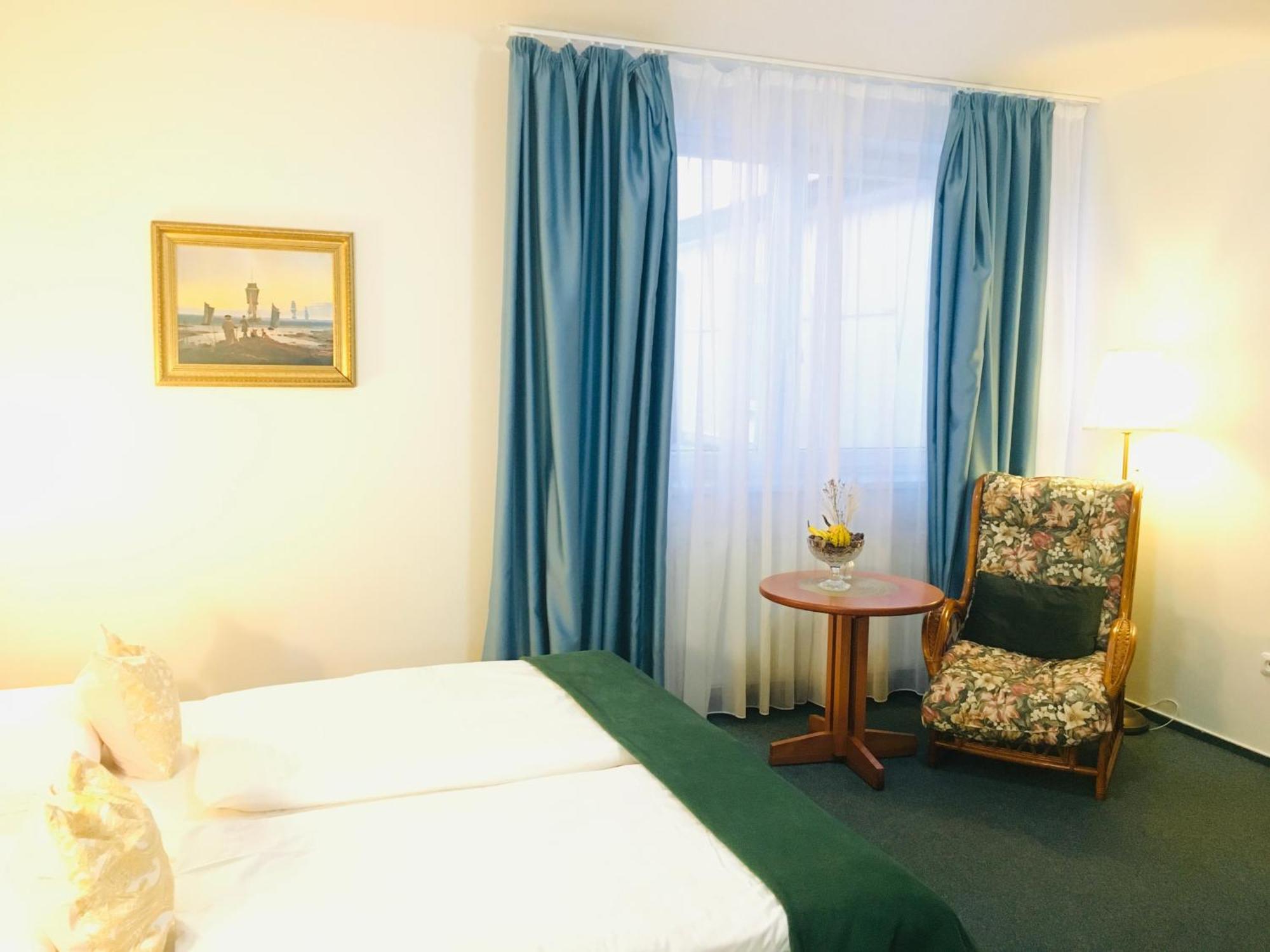 Penzion Hotelu Central Dvůr Králové nad Labem Extérieur photo