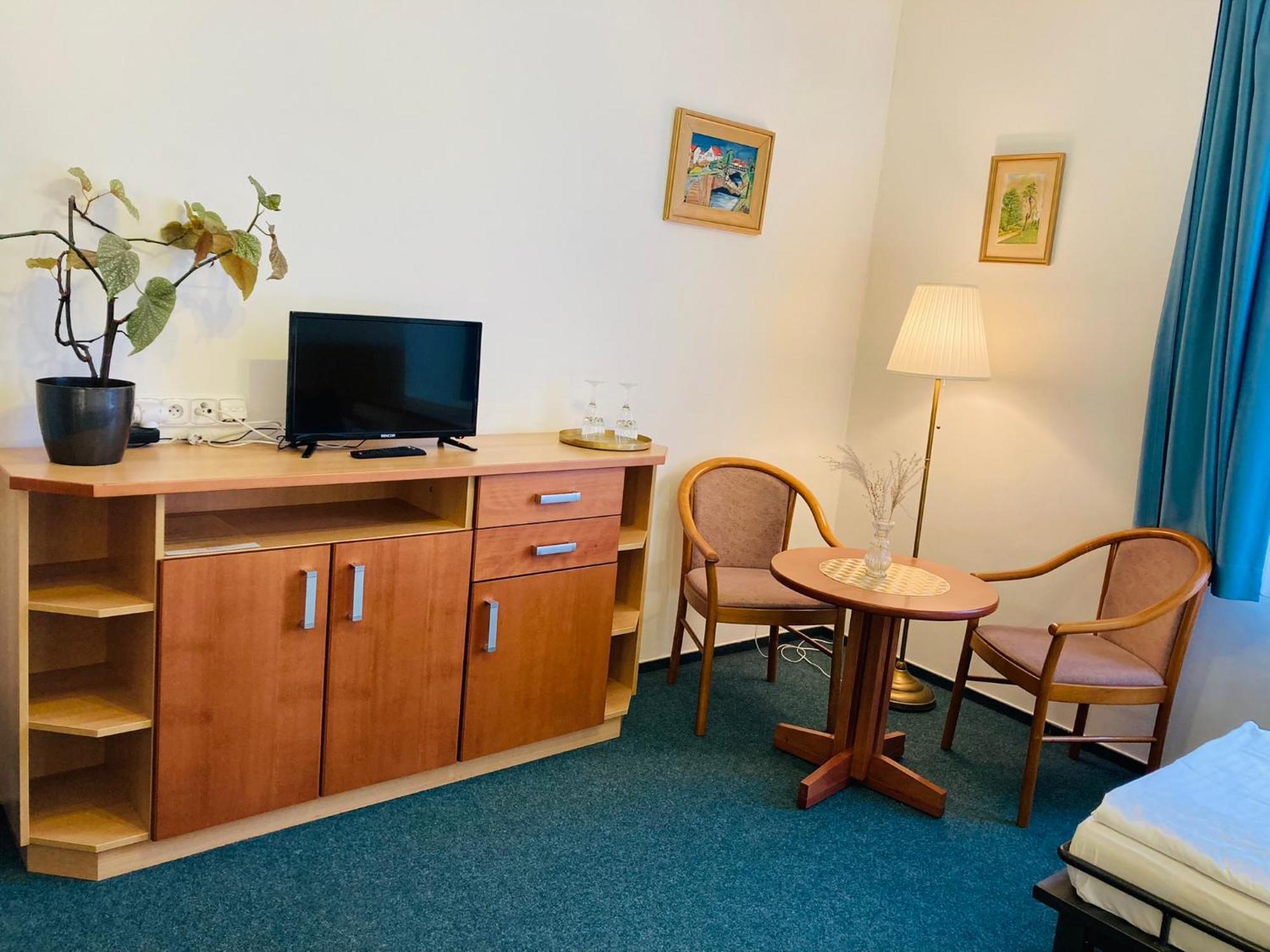 Penzion Hotelu Central Dvůr Králové nad Labem Extérieur photo