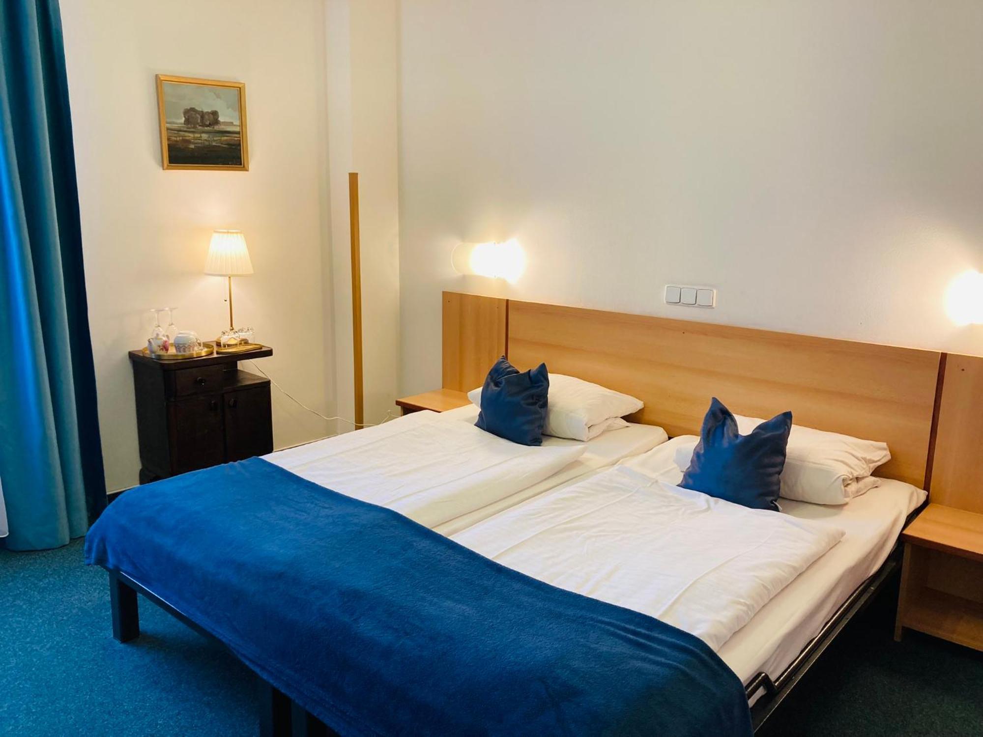Penzion Hotelu Central Dvůr Králové nad Labem Extérieur photo